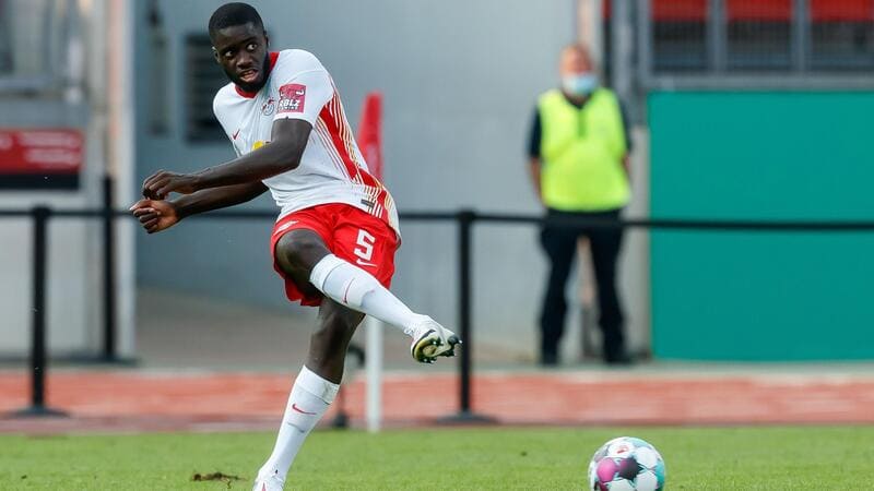 Upamecano và Kỹ thuật chuyền bóng xuất sắc